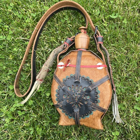 Vintage Hungarian Horsehair Fur & Leather Wooden Canteen Handmade Folk Art - Picture 7 of 8